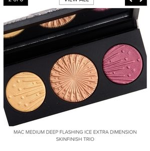MAC FLASHING ICE EXTRA DIMENSION SKIN FINISH TRIO: MEDIUM DEEP
